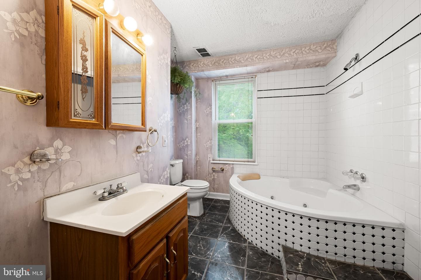 657 Portland Street photo 12