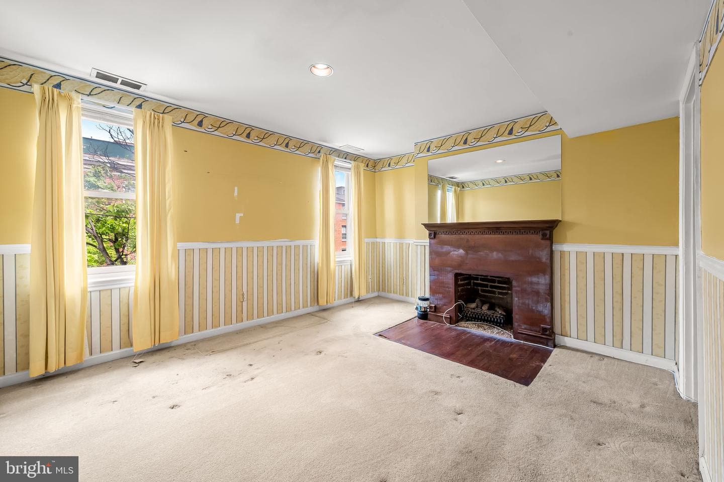 657 Portland Street photo 14