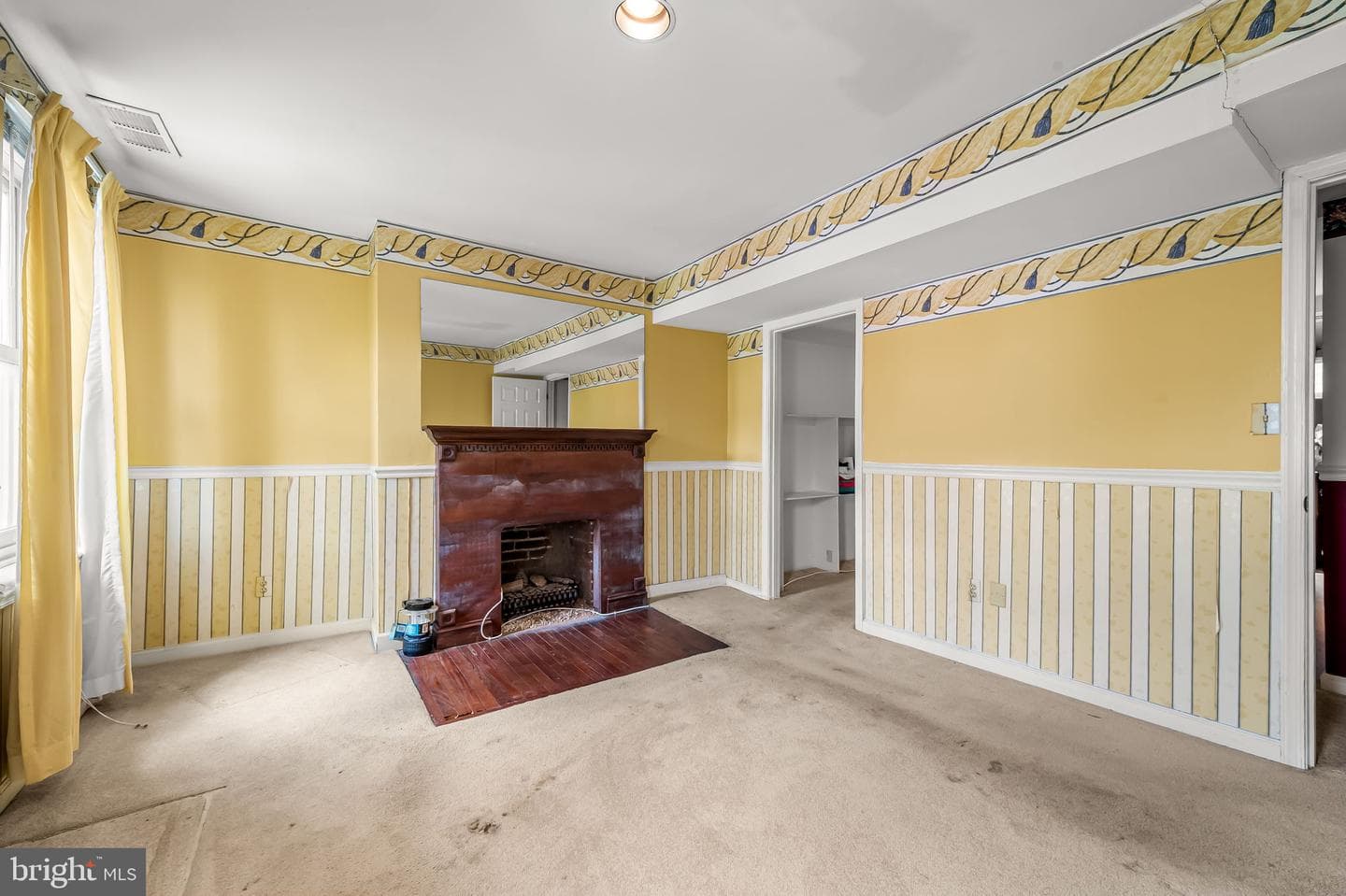 657 Portland Street photo 16