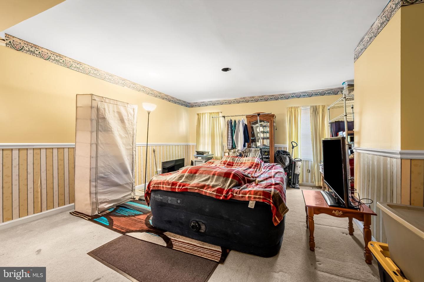 657 Portland Street photo 17