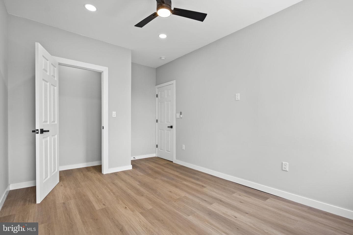 3015 Wylie Avenue photo 43