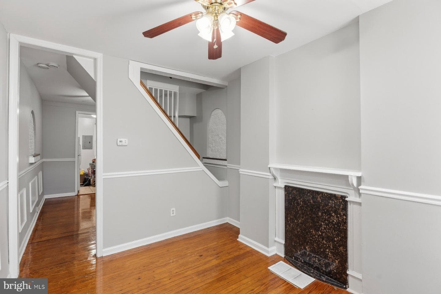 868 Carroll Street photo 3