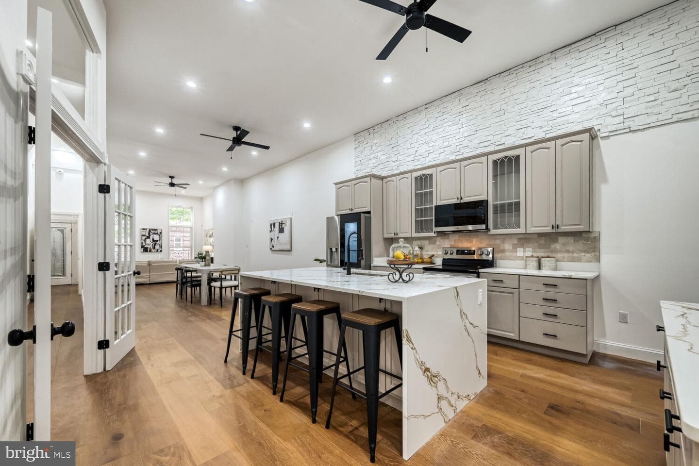 1704 Madison Ave photo 3