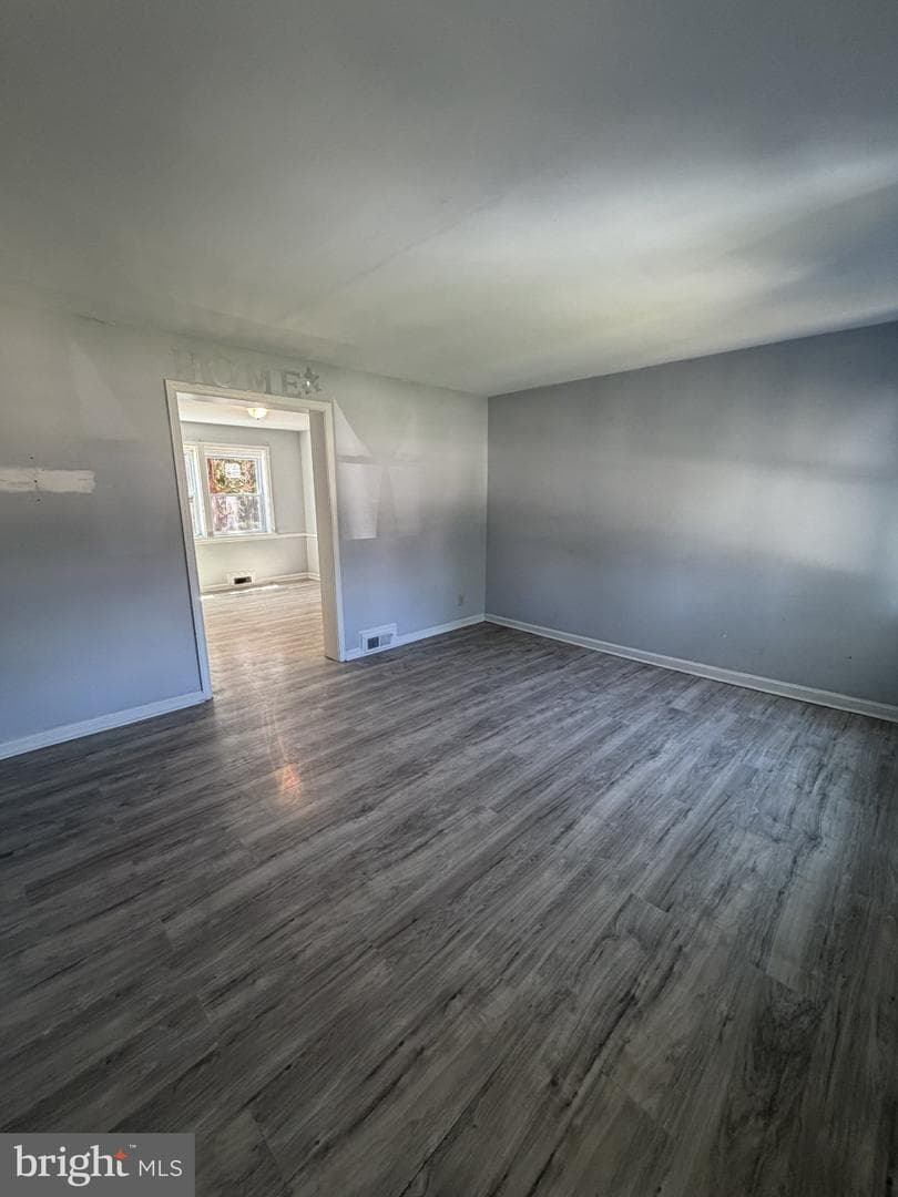 1239 Walters Avenue photo 4