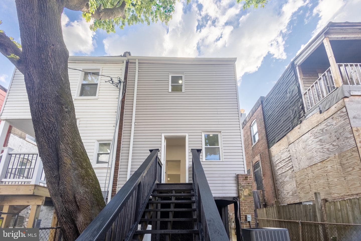 2115 N Longwood Street photo 15