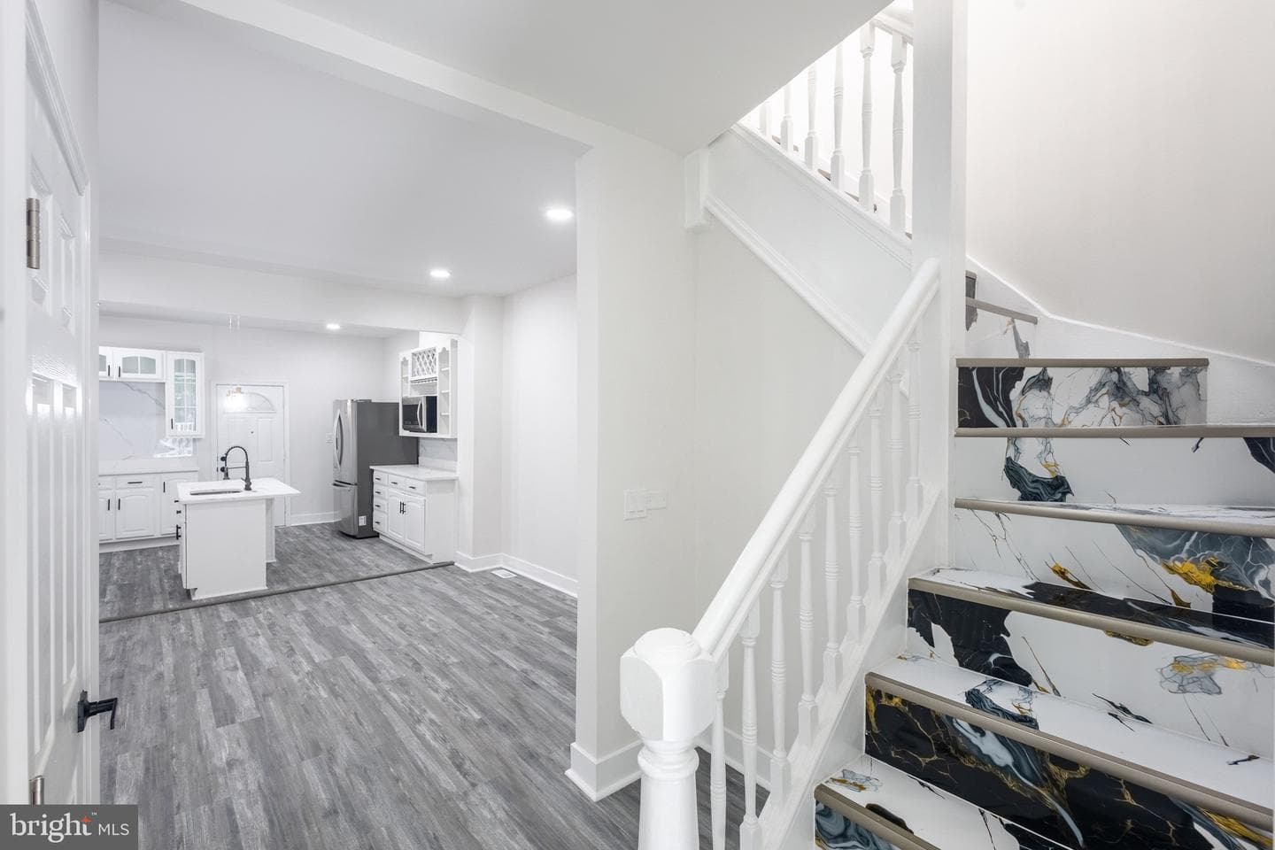 2115 N Longwood Street photo 4