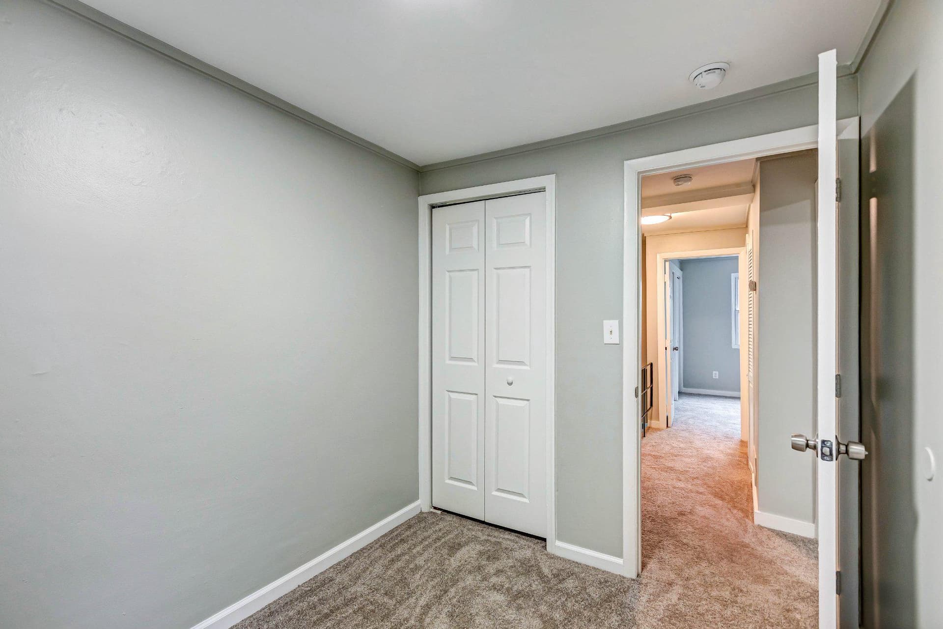 3013 Elizabeth Avenue photo 32