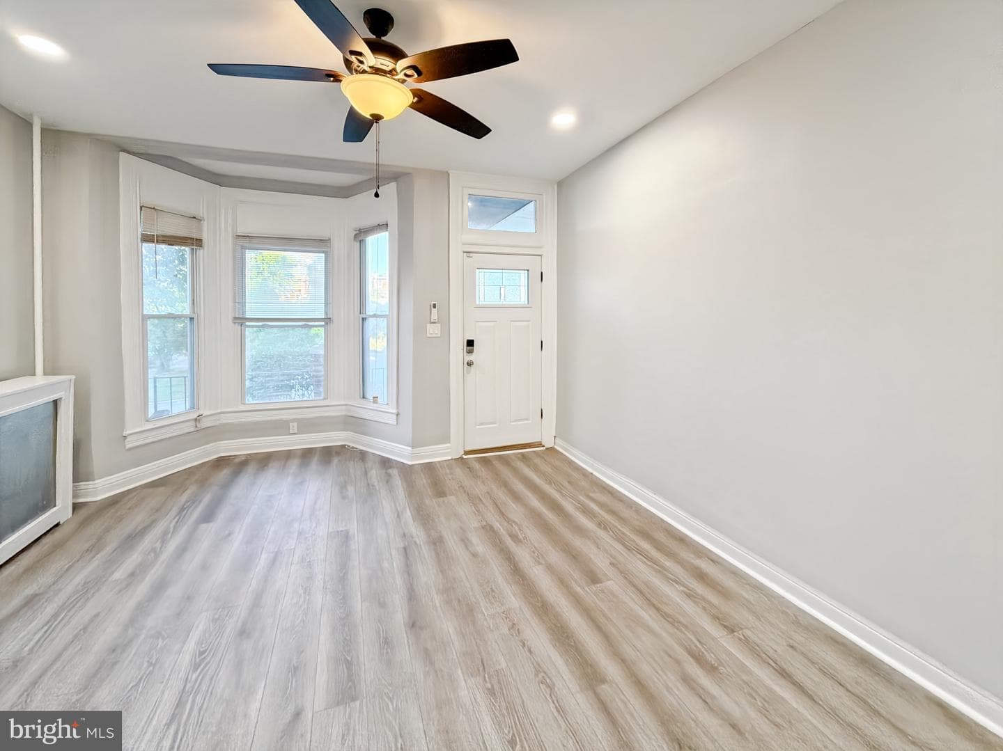 2210 Lyndhurst Avenue photo 4