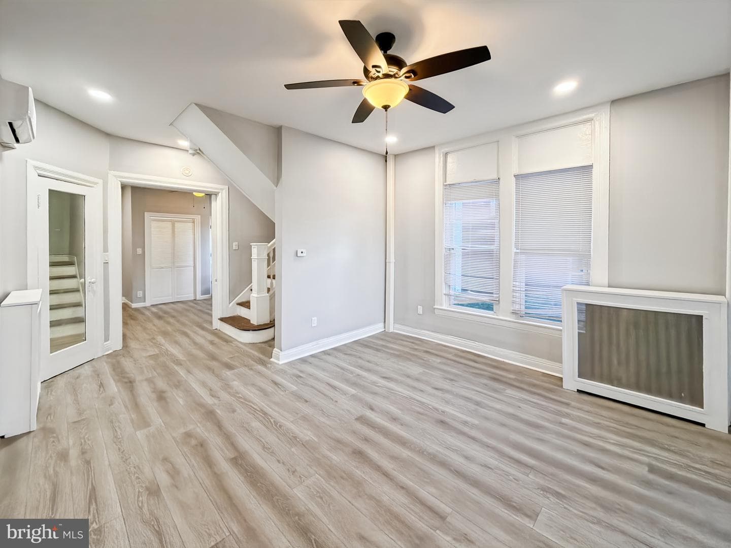 2210 Lyndhurst Avenue photo 5