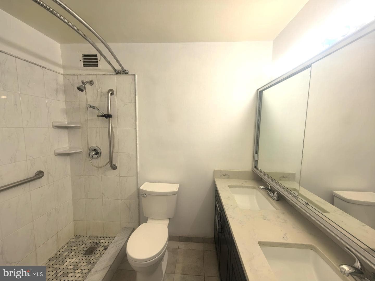 4000 N Charles Street #508 photo 16