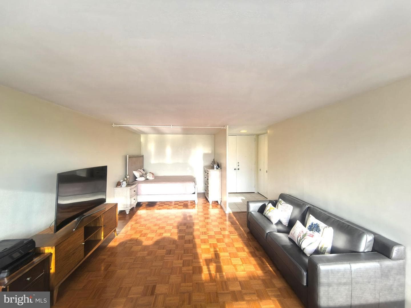 4000 N Charles Street #508 photo 6