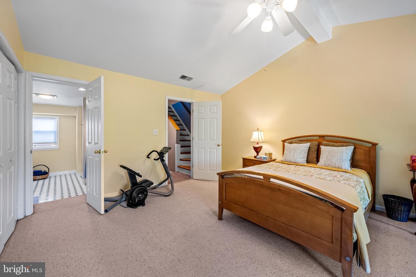 829 William Street photo 33
