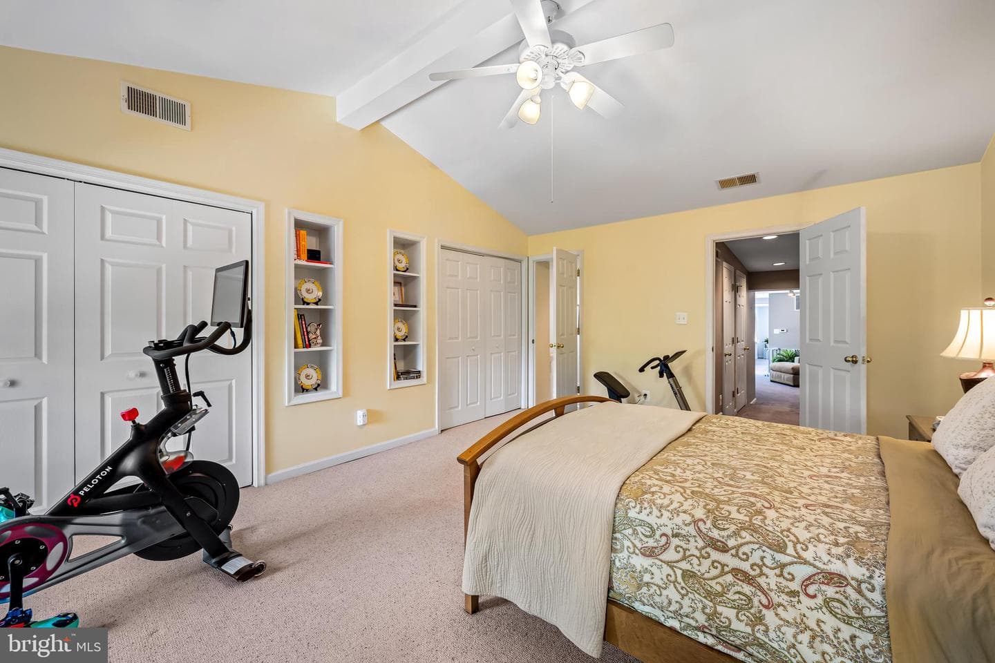 829 William Street photo 34