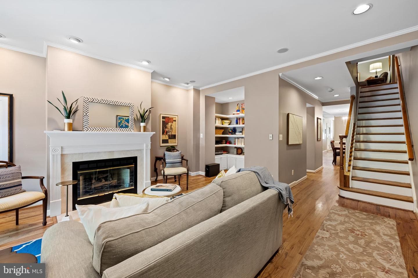 829 William Street photo 6