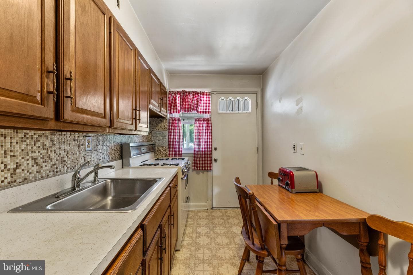 528 Lucia Avenue photo 11