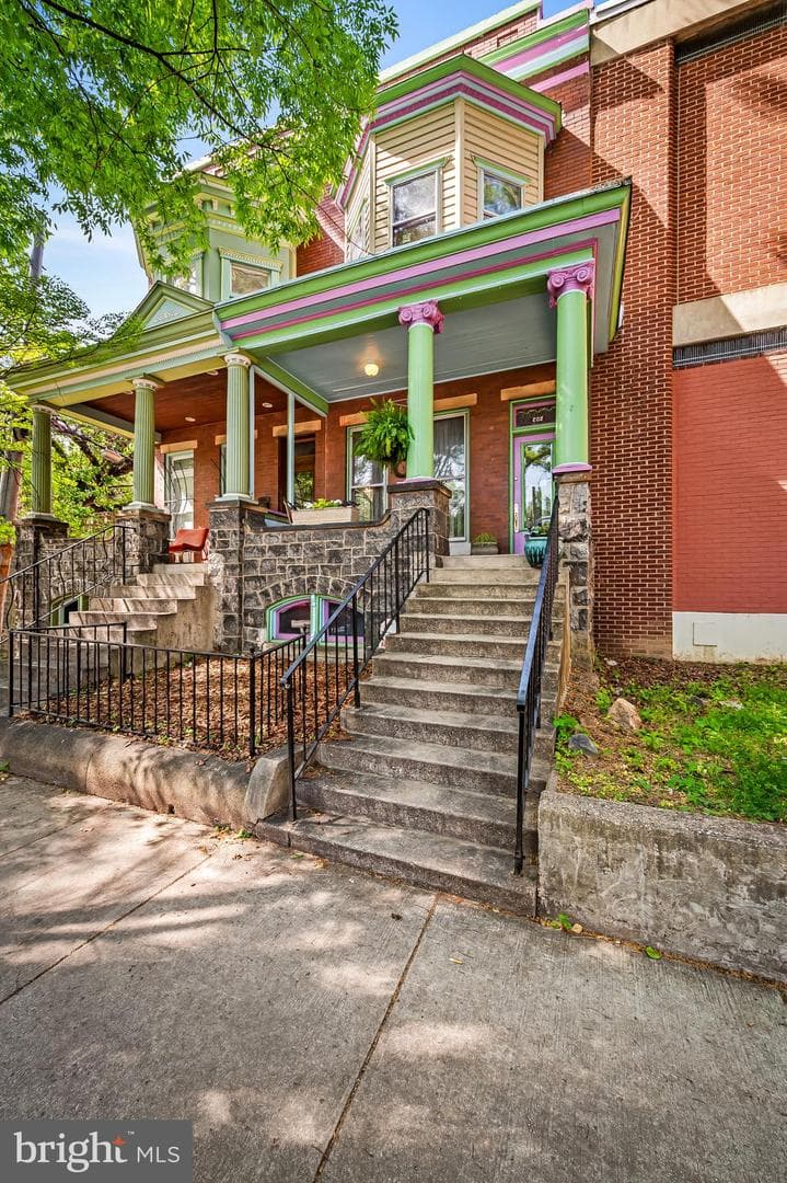 202 E 31st Street photo 2