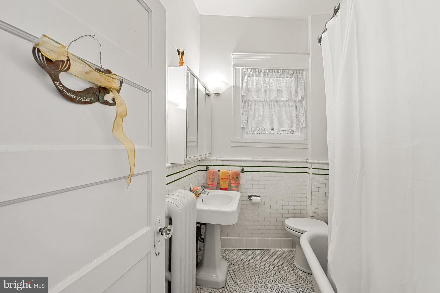 202 E 31st Street photo 39