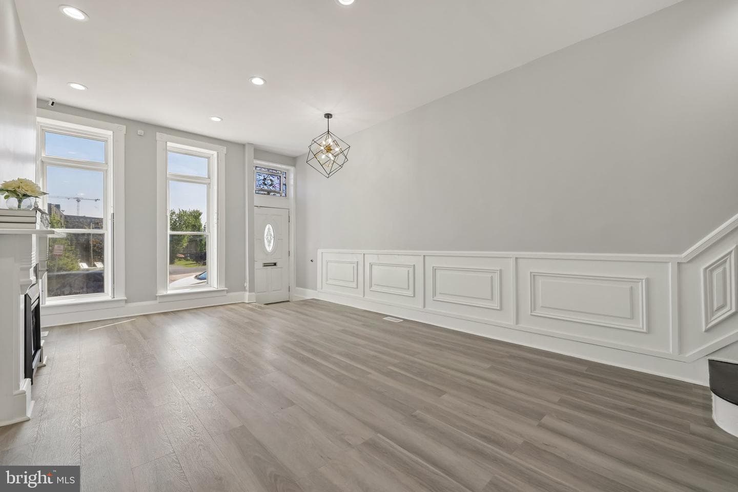 1628 E Biddle Street photo 3