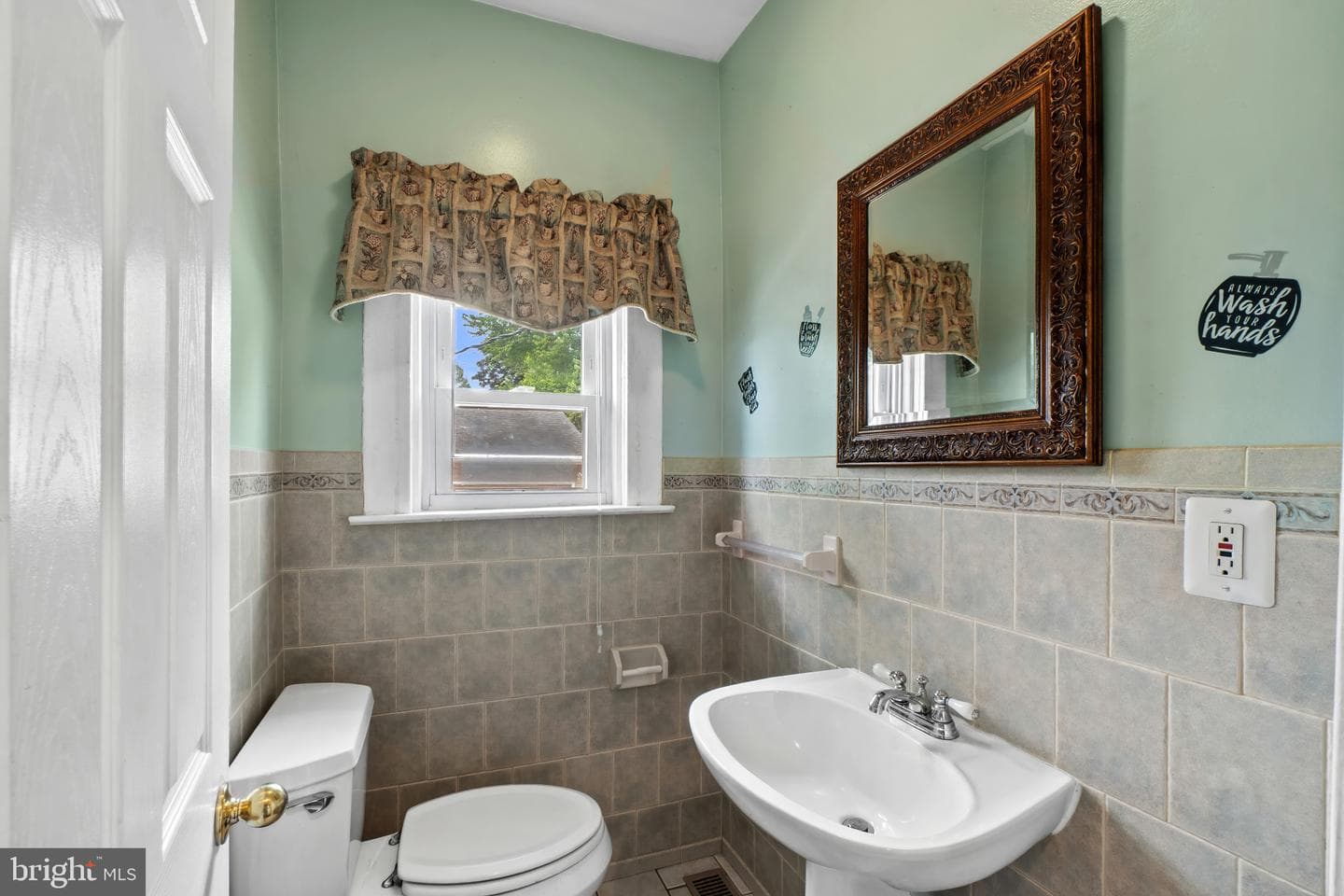 2827 Fleetwood Avenue photo 12