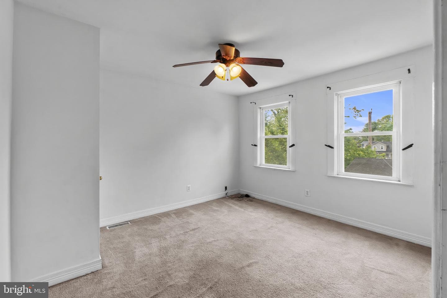 2827 Fleetwood Avenue photo 13