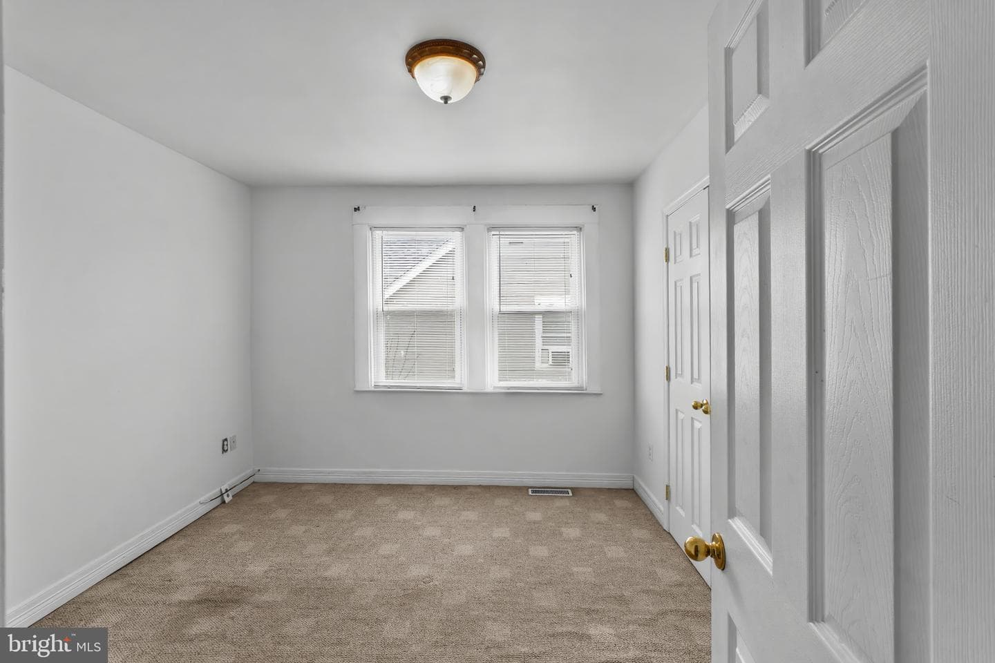 2827 Fleetwood Avenue photo 17