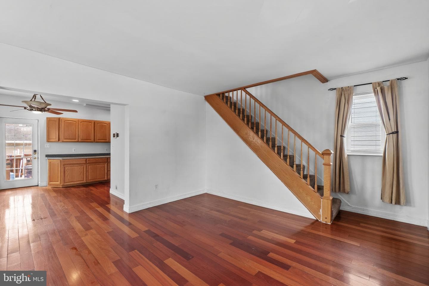 2827 Fleetwood Avenue photo 5