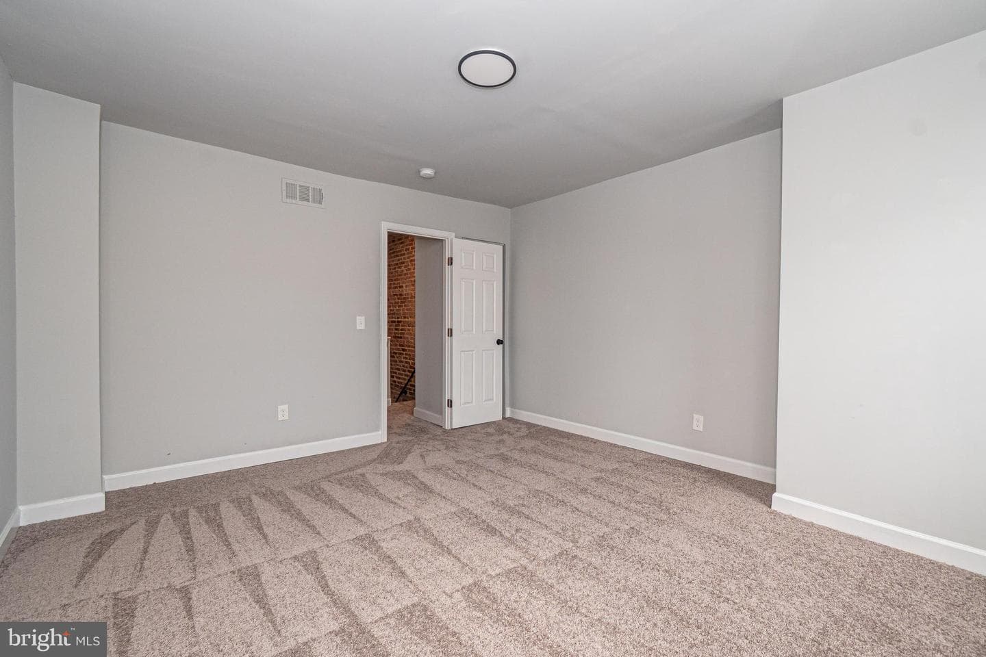 3103 E Monument Street photo 10