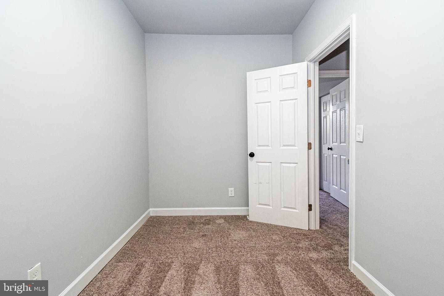3103 E Monument Street photo 13
