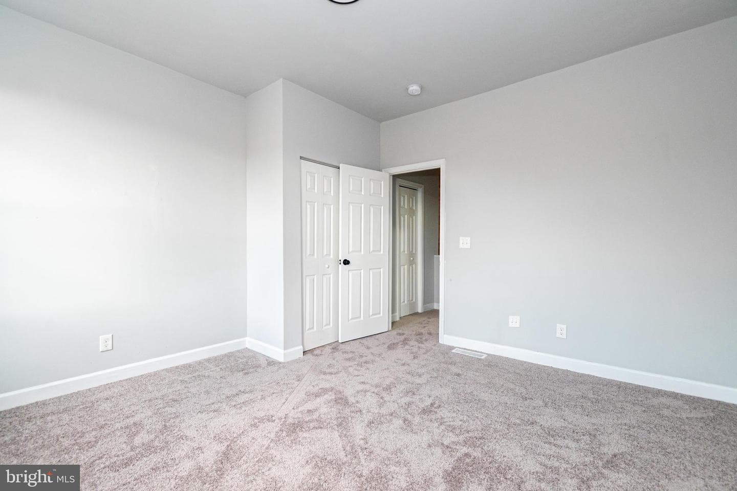 3103 E Monument Street photo 16