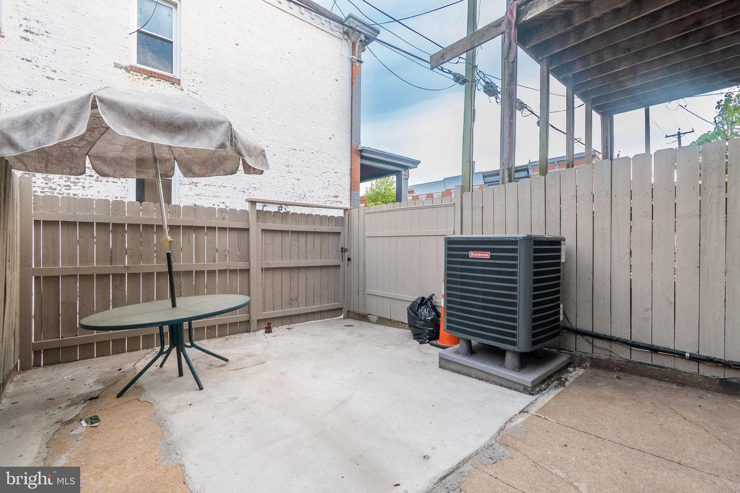 3103 E Monument Street photo 17