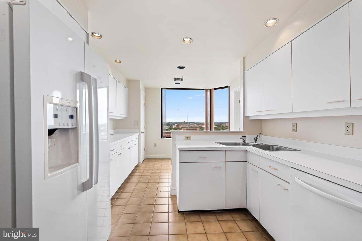3704 N Charles Street #1403 photo 17