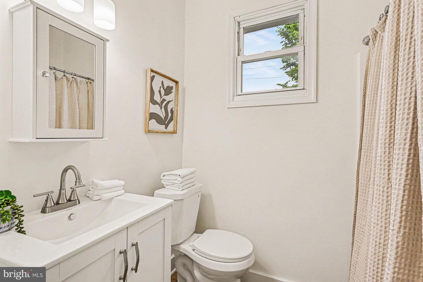 1701 E 33rd Street photo 14