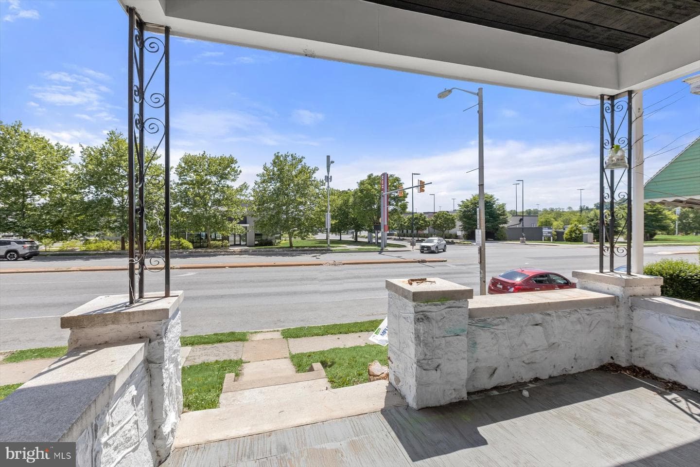 2424 Liberty Heights Avenue photo 37