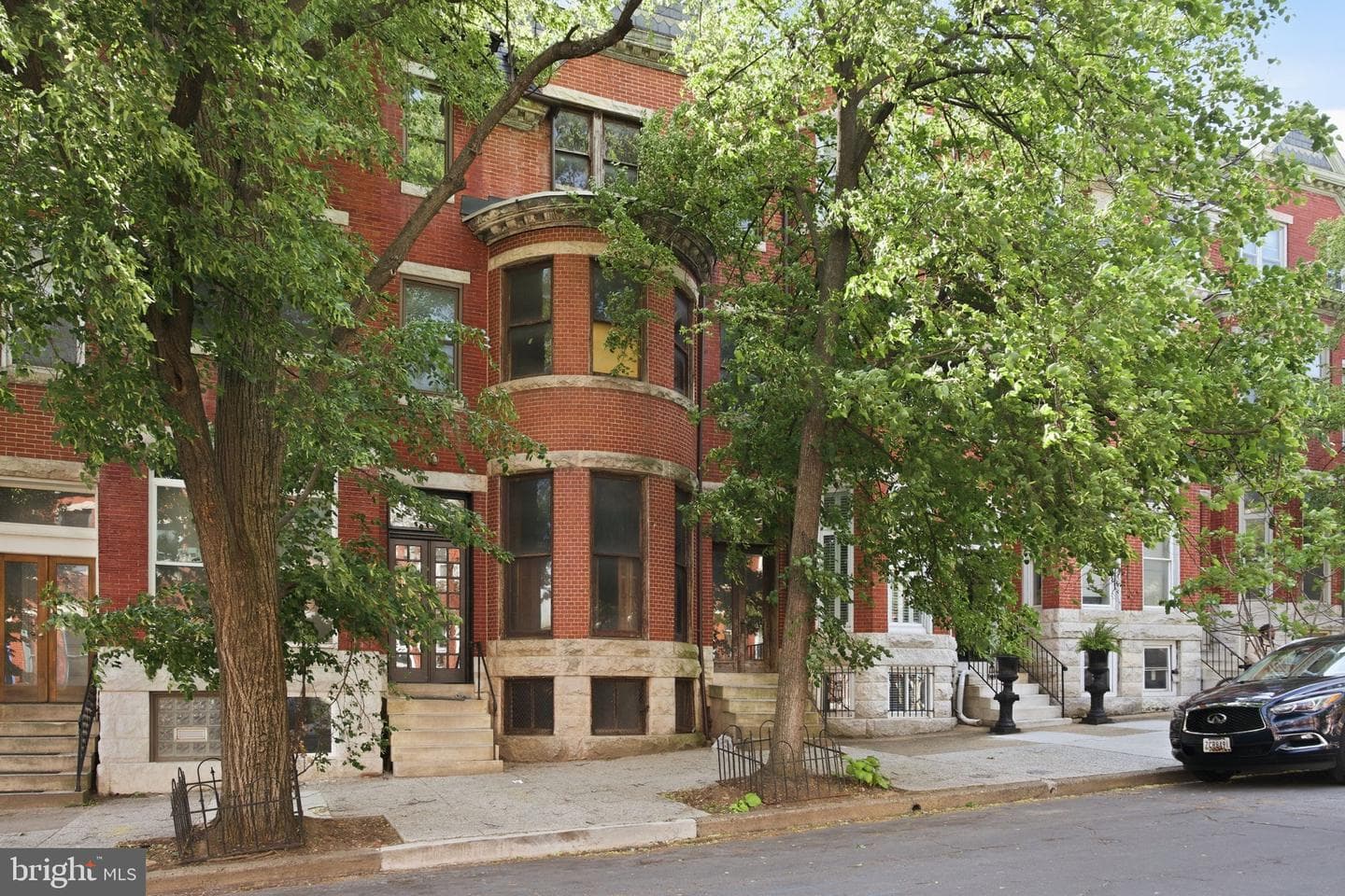 2120 Bolton Street photo 2
