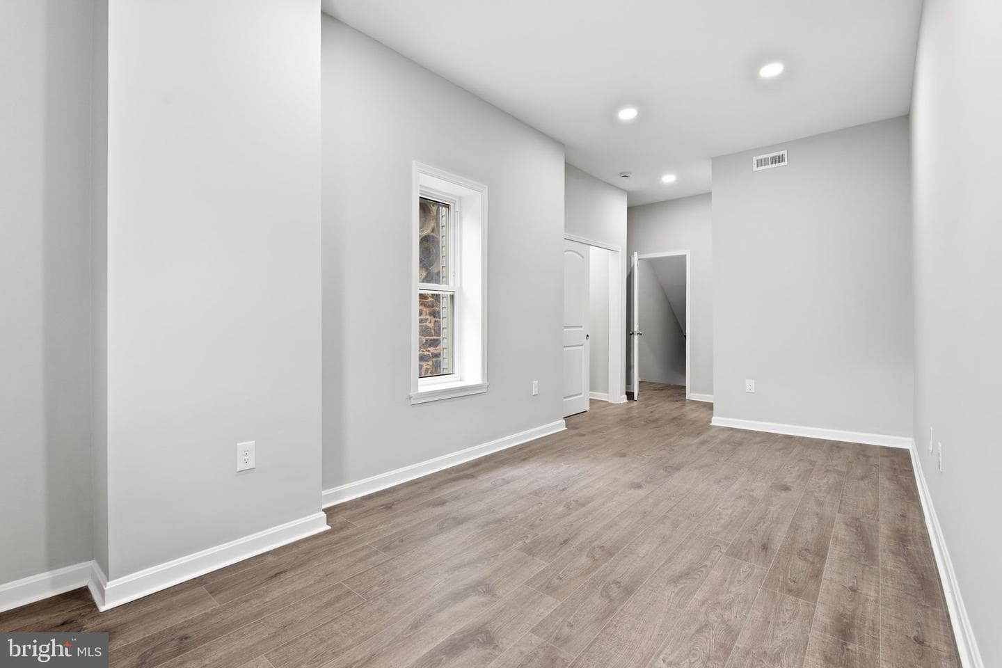 1032 N Fulton Avenue photo 15