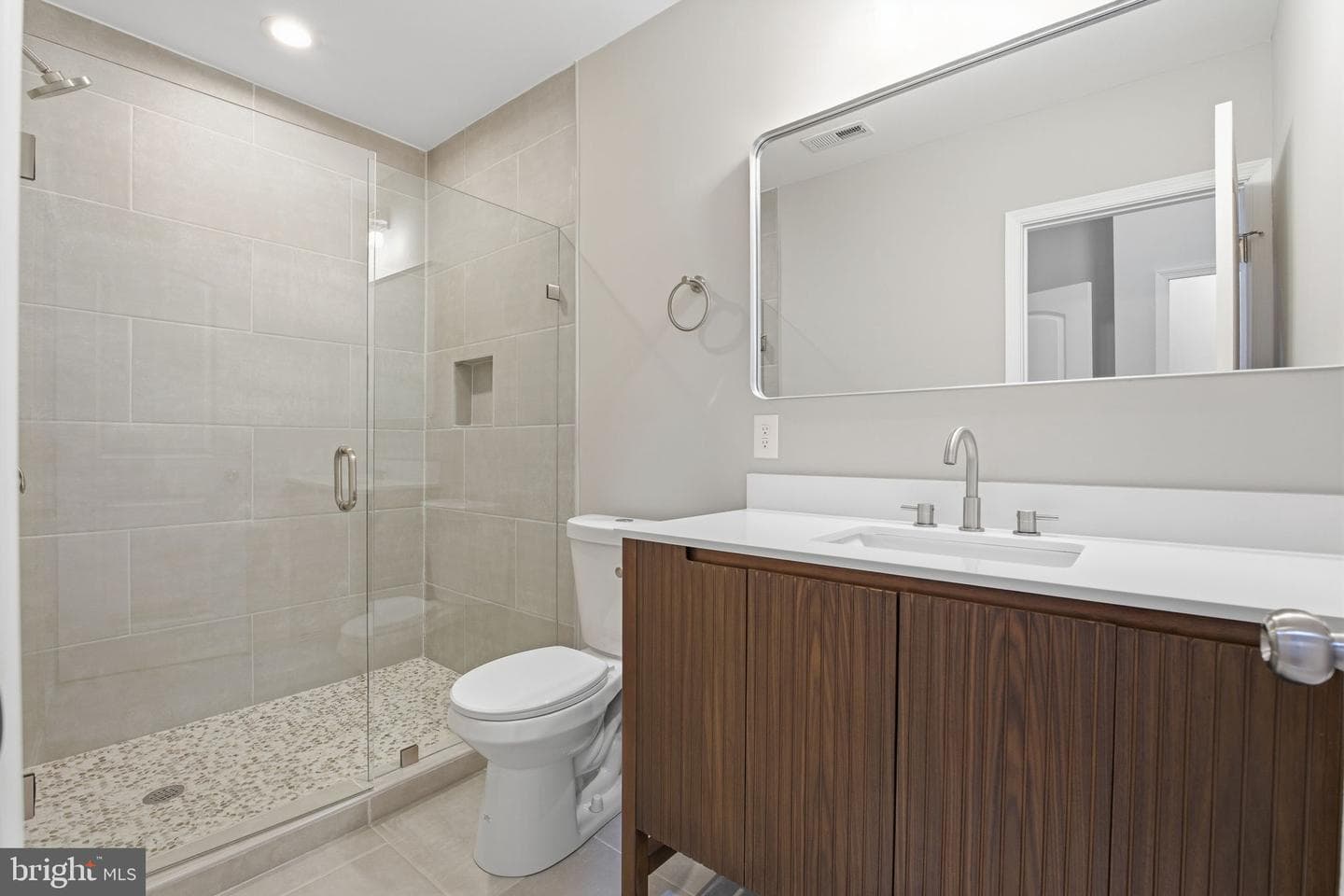 1032 N Fulton Avenue photo 16