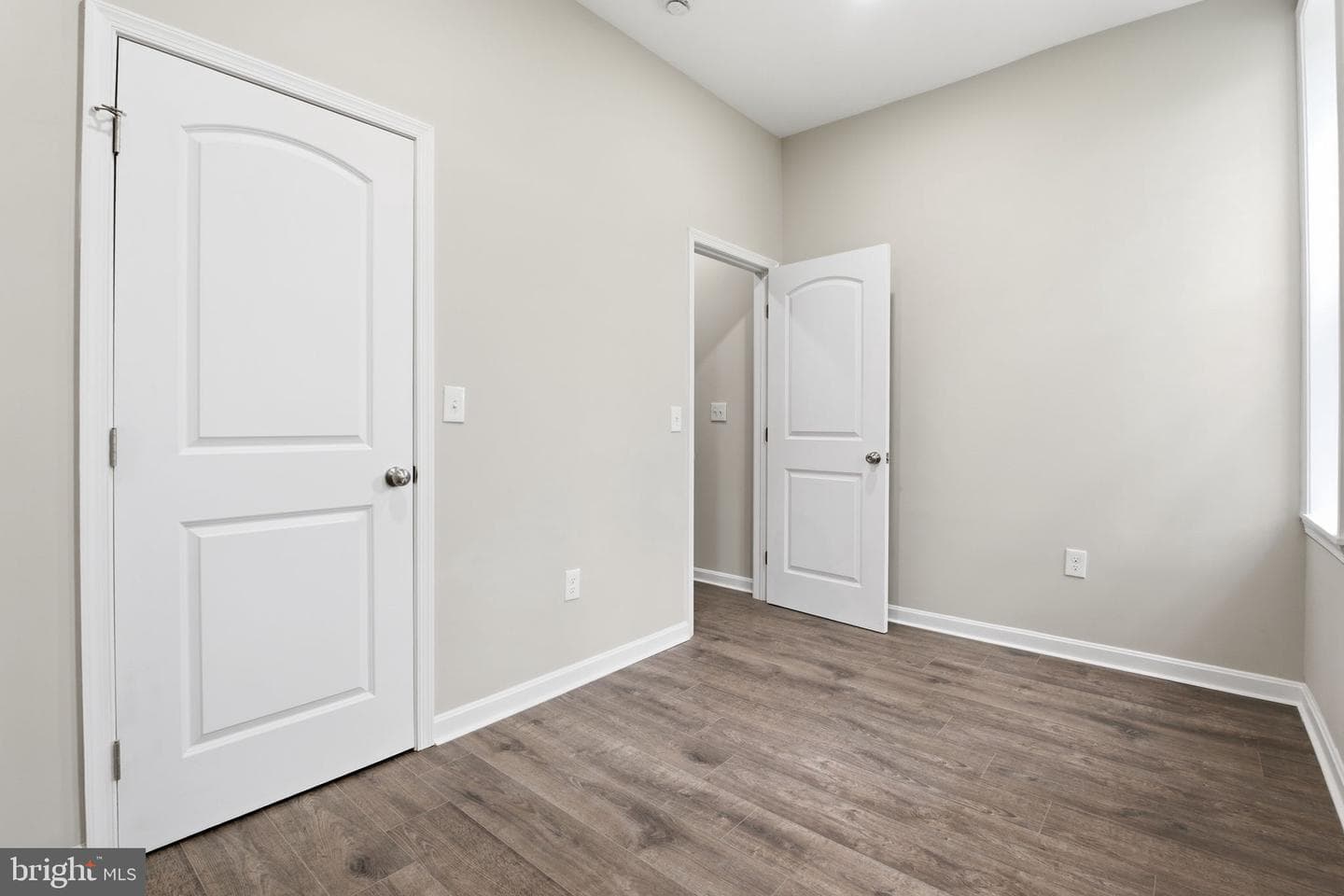 1032 N Fulton Avenue photo 18