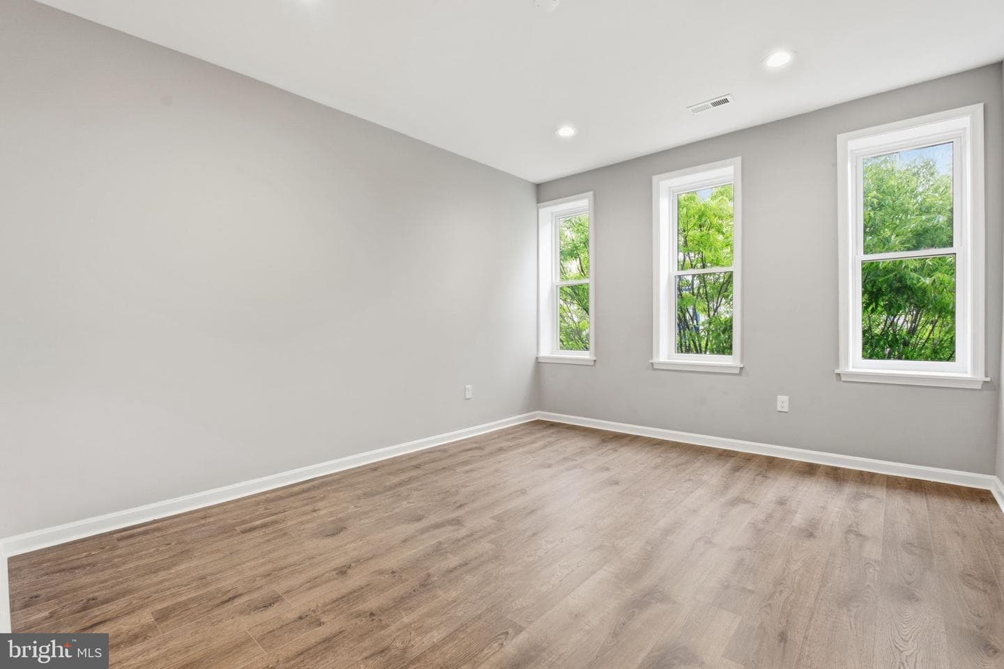 1032 N Fulton Avenue photo 21
