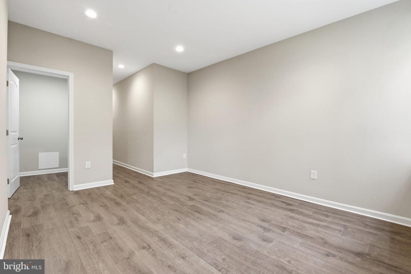 1032 N Fulton Avenue photo 22