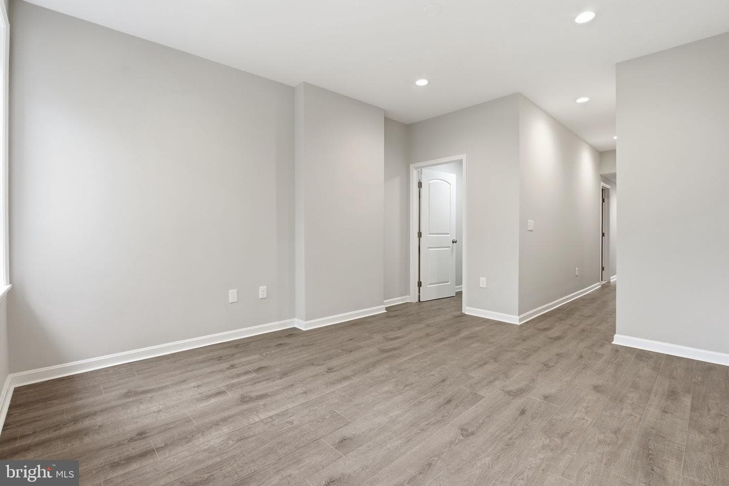 1032 N Fulton Avenue photo 23