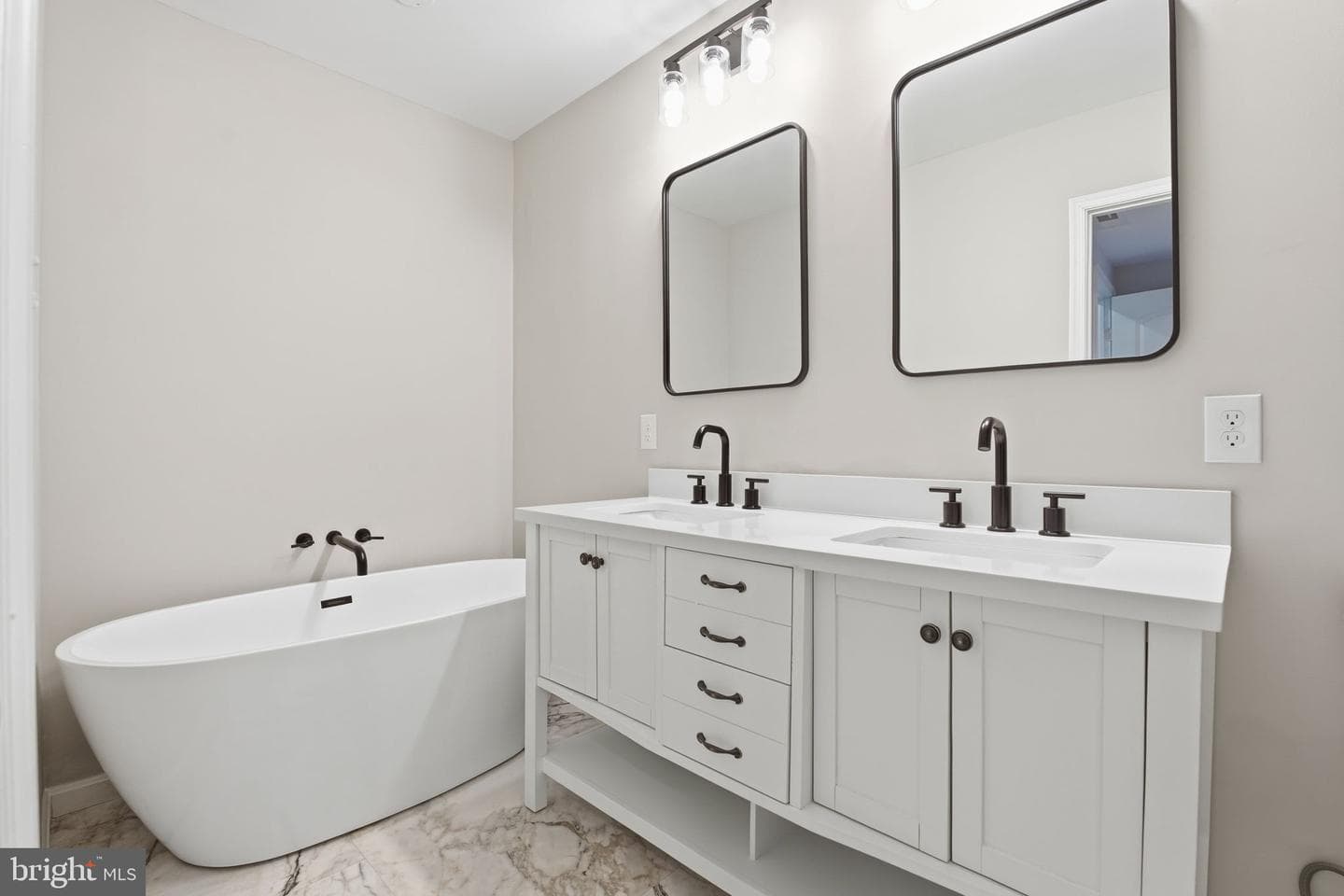 1032 N Fulton Avenue photo 24