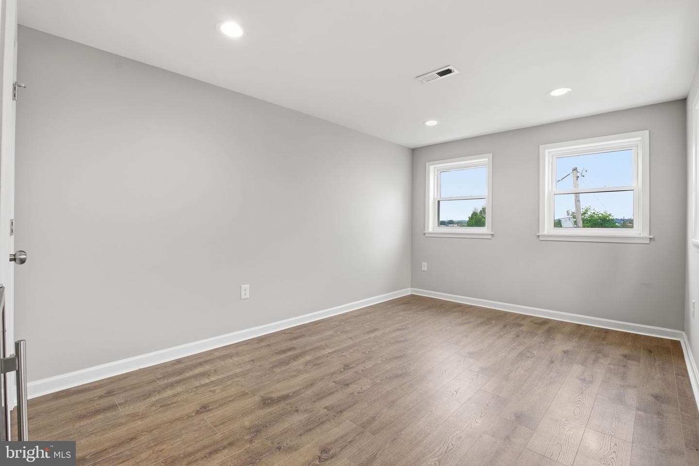 1032 N Fulton Avenue photo 26