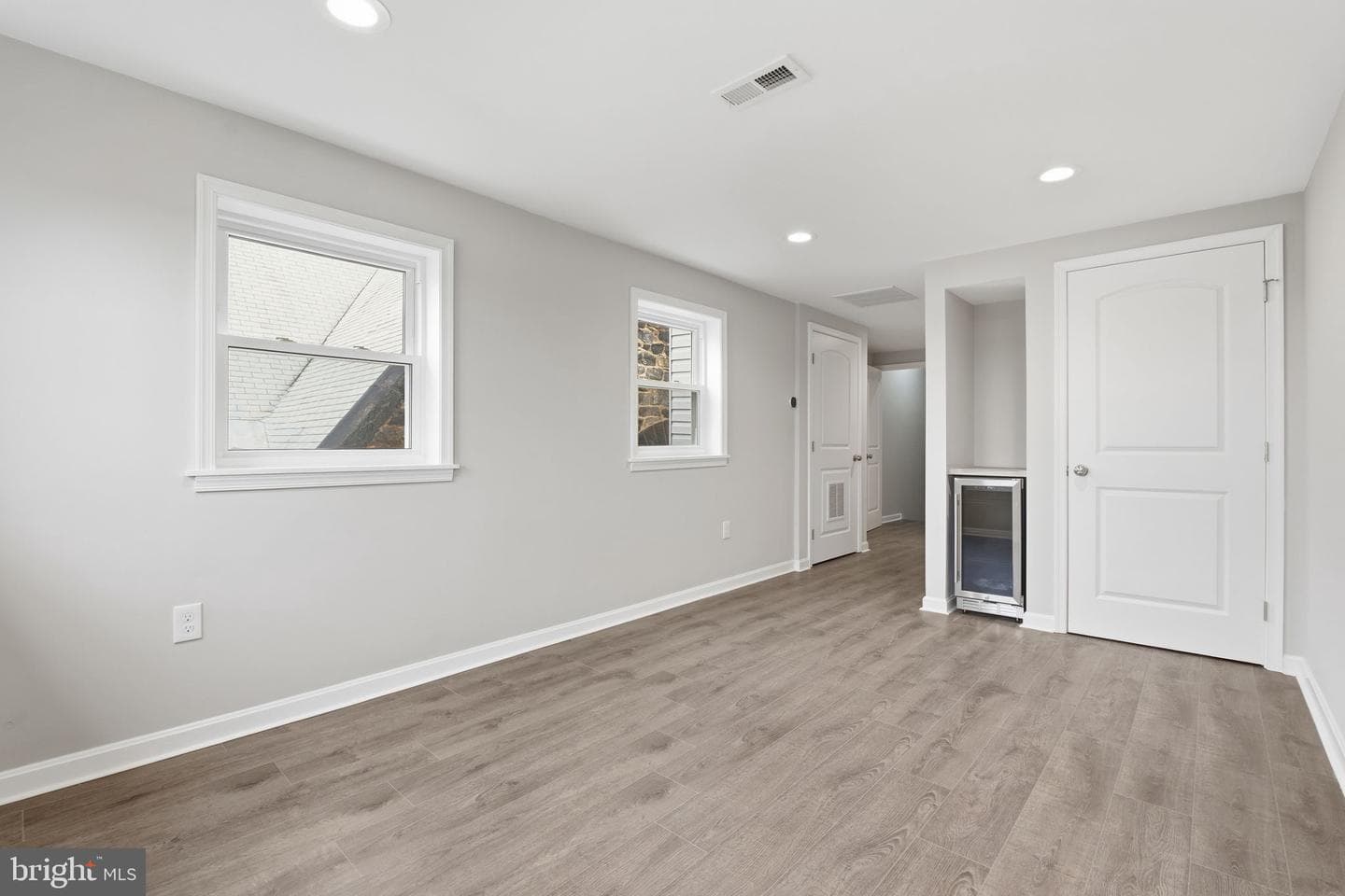 1032 N Fulton Avenue photo 27