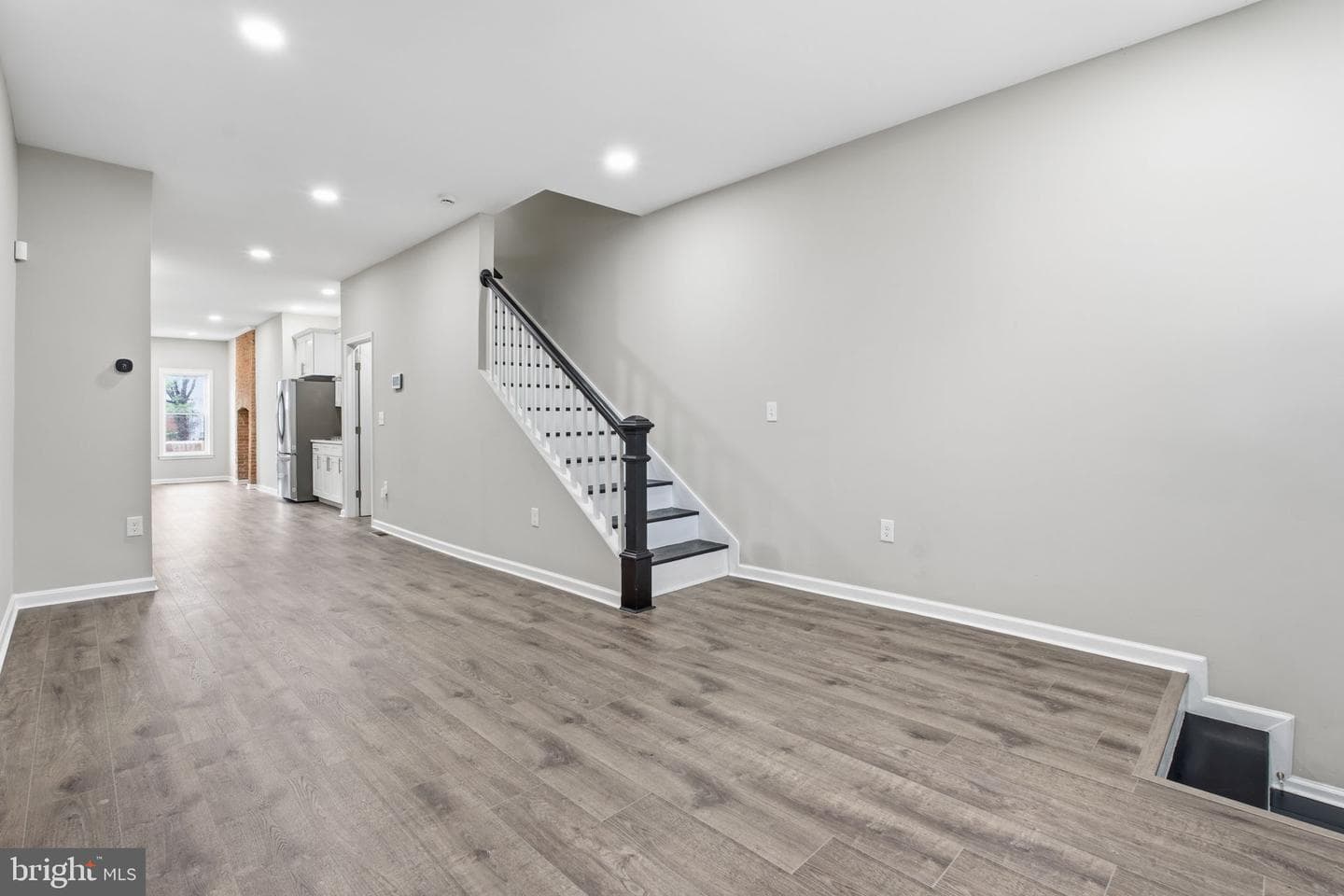 1032 N Fulton Avenue photo 5