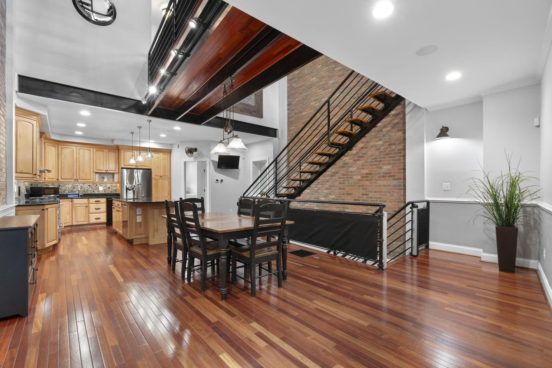 2916 Dillon Street photo 17