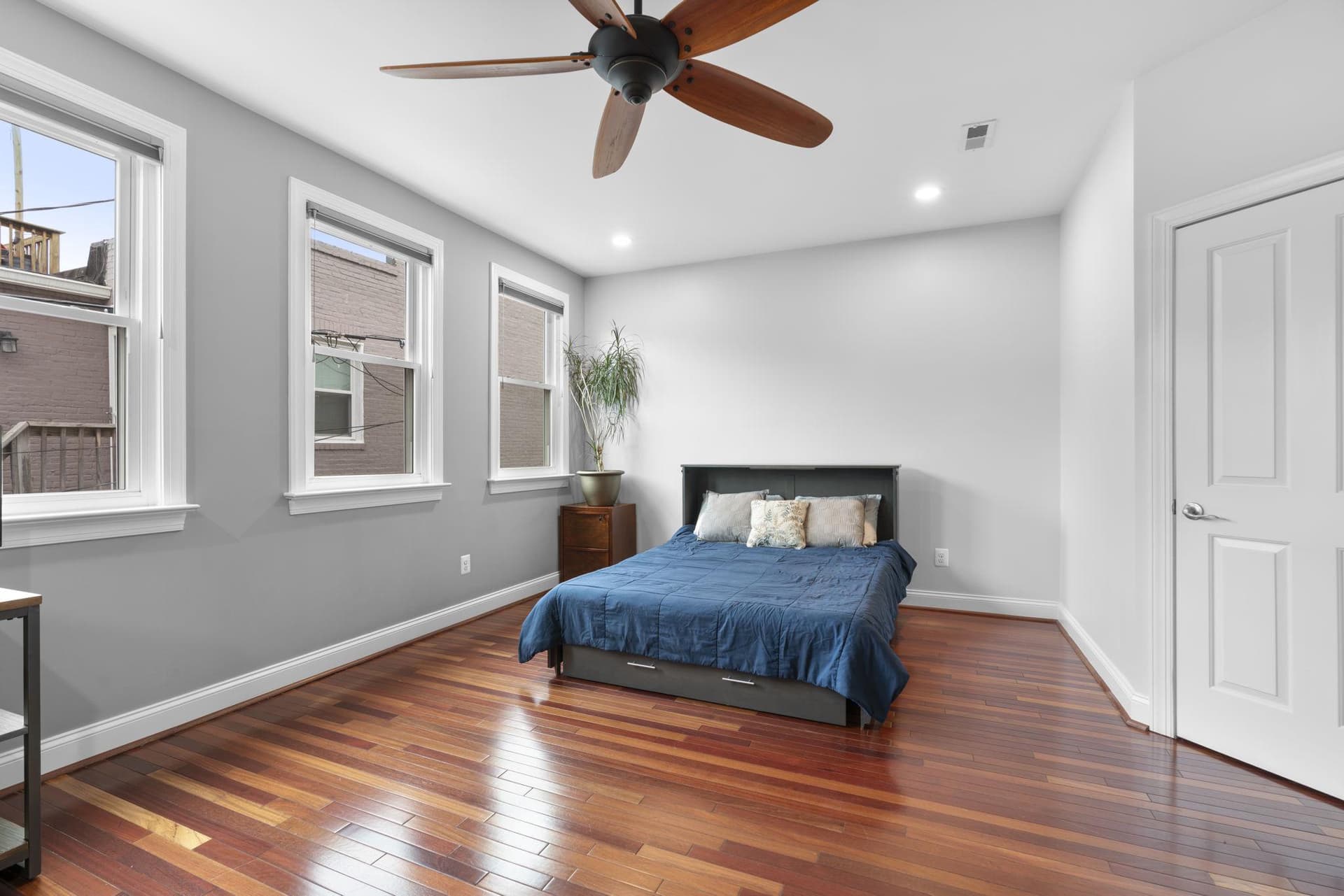 2916 Dillon Street photo 31