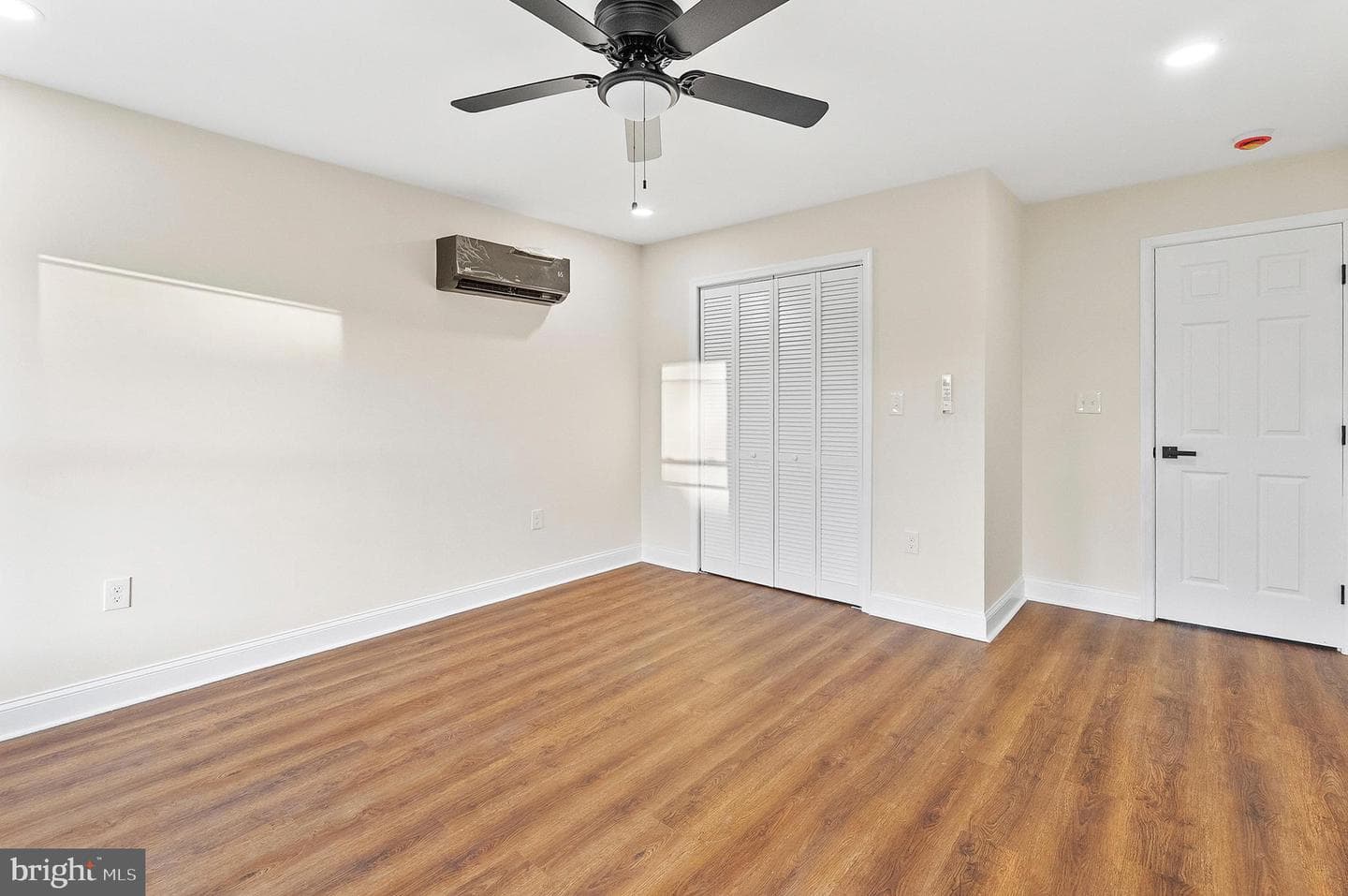 323 S Stricker Street photo 25
