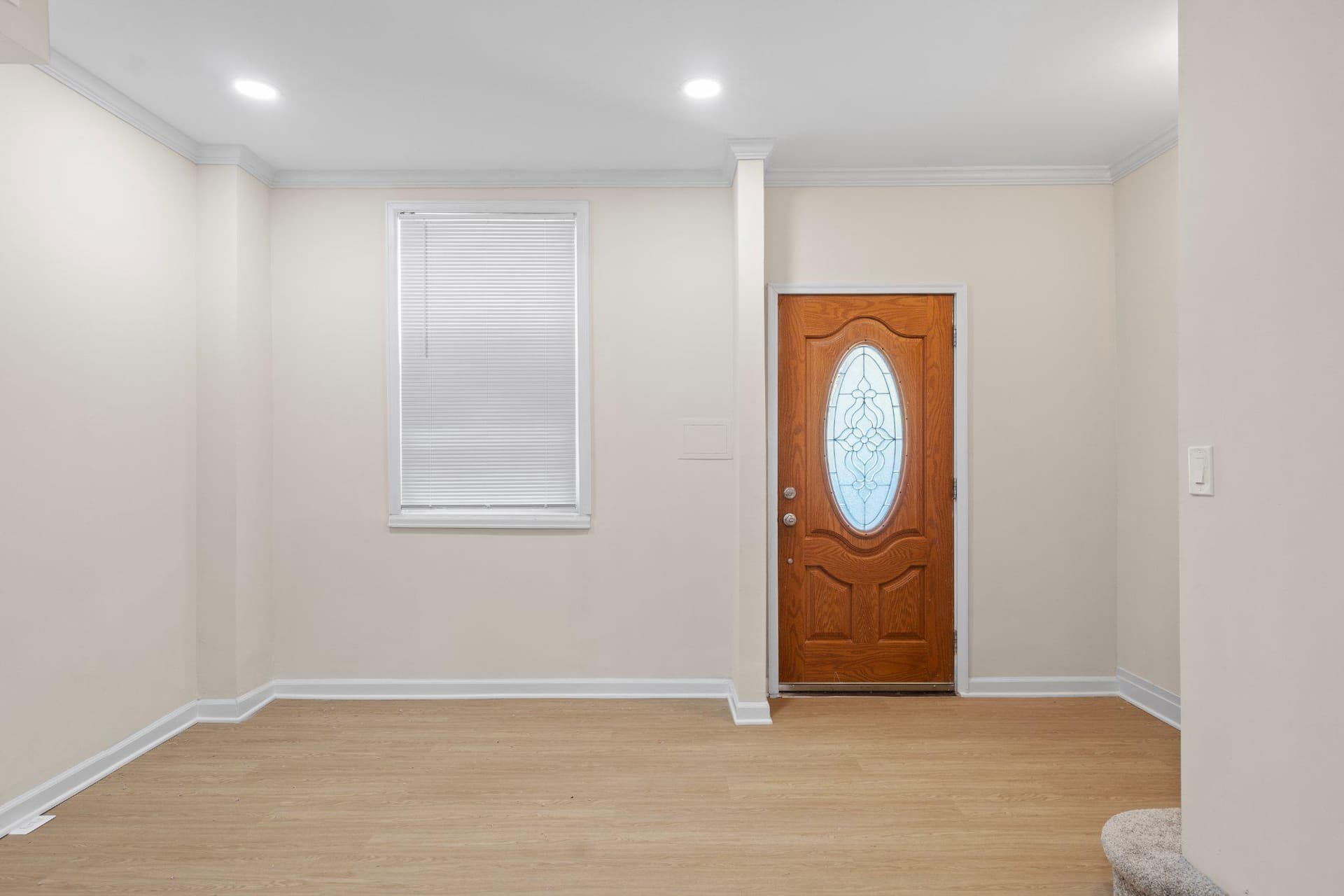 804 Unetta Avenue photo 4