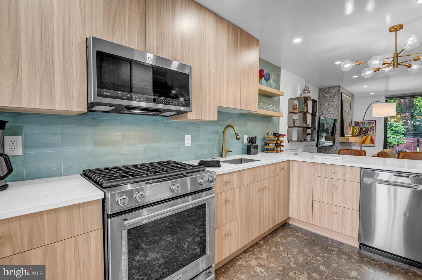 1410 Mason Street photo 7
