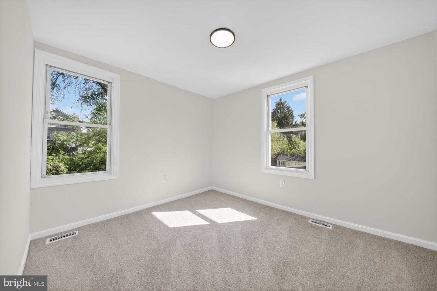5923 Kavon Avenue photo 38